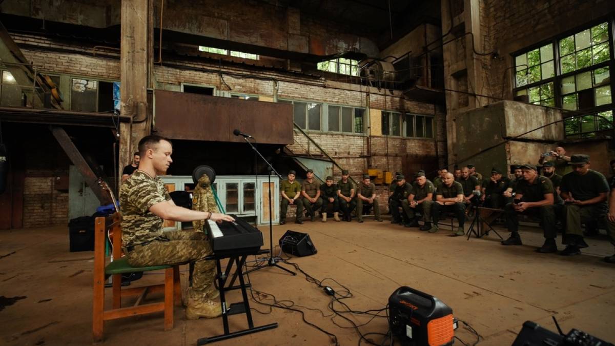 Михайло Олійник («Піаніст») випустив альбом фортепіанних творів, написаних на передовій
