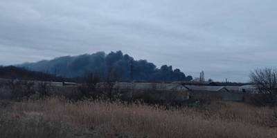 У Донецьку потужні вибухи. Палають склади ПММ