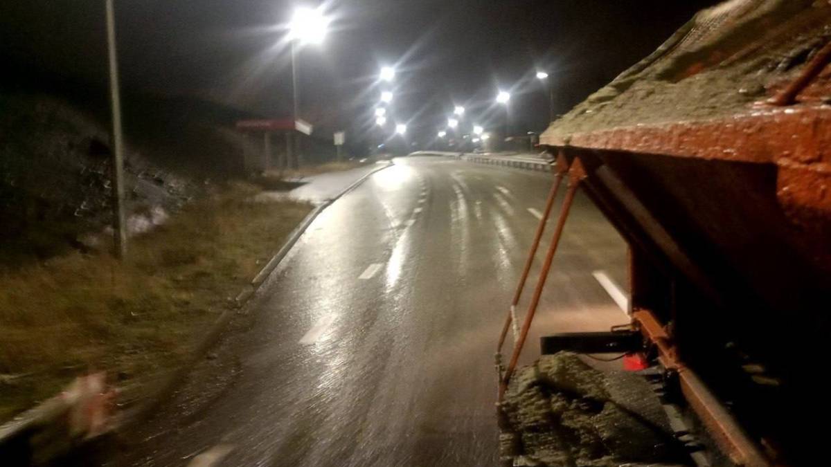 Вулиці Запоріжжя вкриті льодом – поліція просить бути обережними