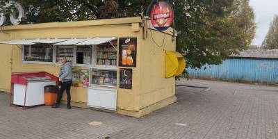 У Запоріжжі прибрали незаконний МАФ з продажу харчів та пива