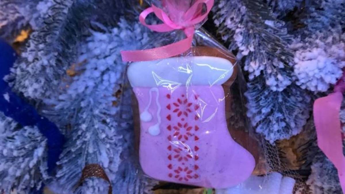 У  Незламному хабі запоріжців безкоштовно навчать робити різдвяні обереги