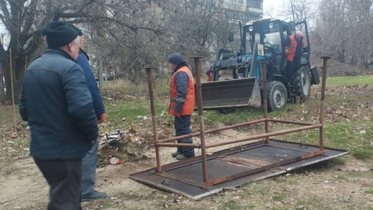 Мешканці запорізької багатоповерхівки: “Наш двір перетворили на притон…”
