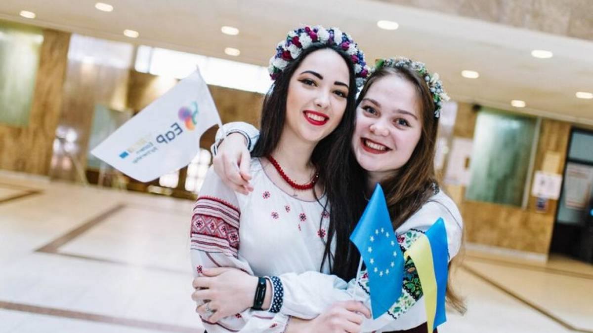 Рекордна кількість українців увійшла до мережі Послів європейської молоді
