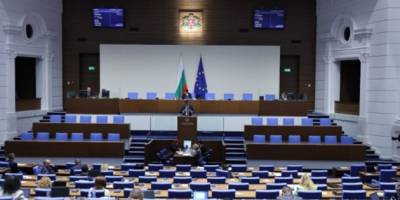 Парламент Болгарії подолав вето президента на БТРи для України
