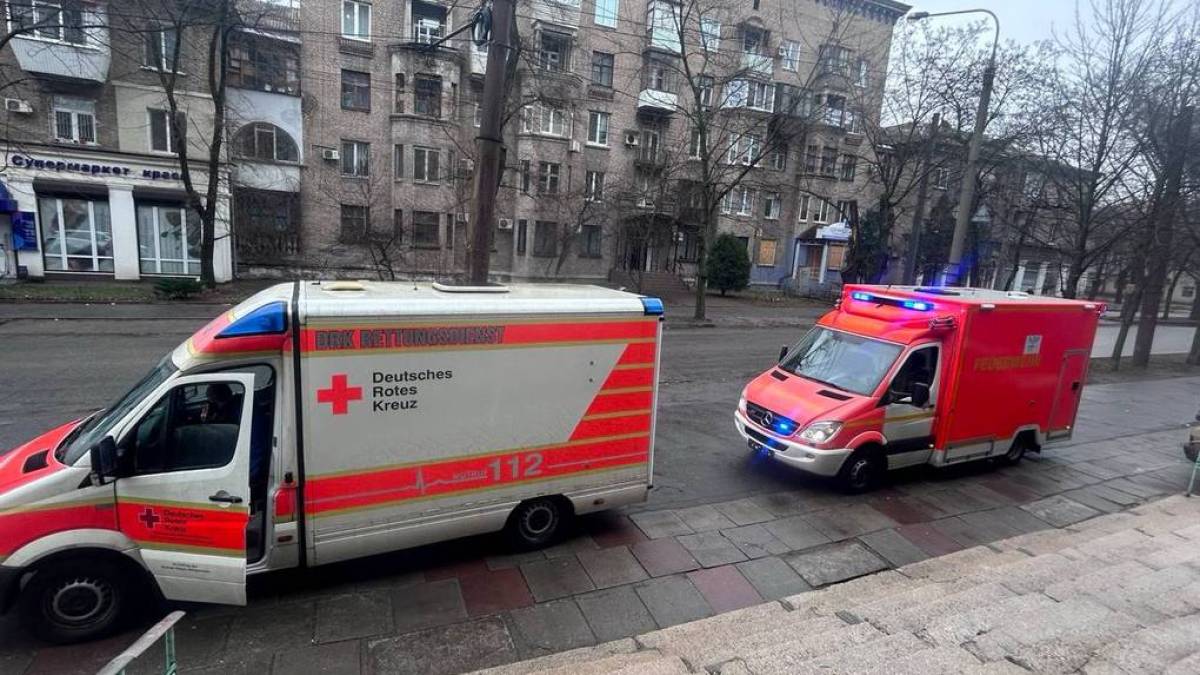 Енергодар отримав від міжнародних партнерів два обладнані реанімобілі