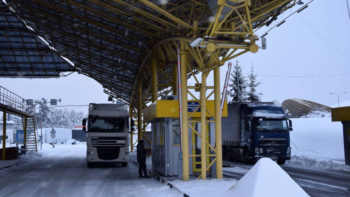 Рух вантажівок відновлено: польські перевізники завершили протест перед пунктом пропуску «Дорогуськ – Ягодин» — ДПСУ