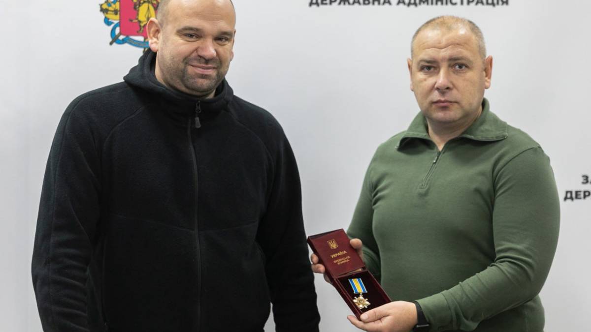 Президент Зеленський нагородив орденом мера одного з прифронтових міст Запорізької області