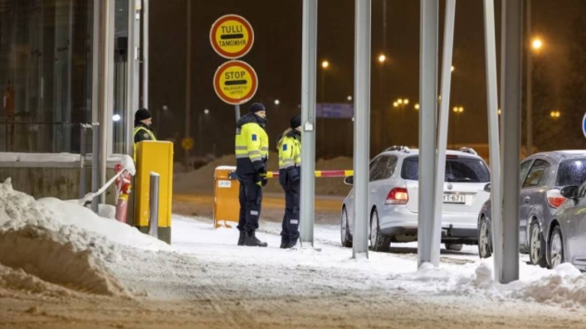 Фінляндія відкрила два пункти пропуску на кордоні з росією