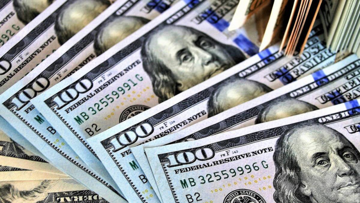 Нацбанк повідомив, чому підняв офіційний курс долара вище 37 гривень