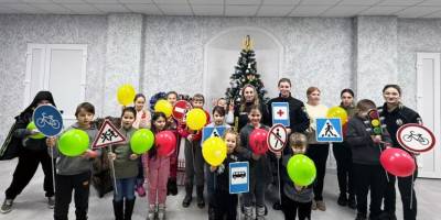 Запорізькі поліцейські навчають дітей правилам дорожнього руху