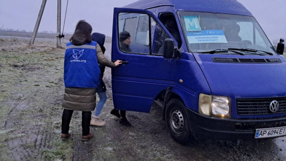 Жители громады на Запорожье благодарны миссии “Проліска” за бесплатные перевозки
