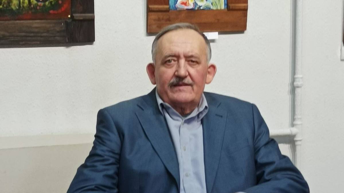 Художник Степан Марчук у просторі левкасу та емалі