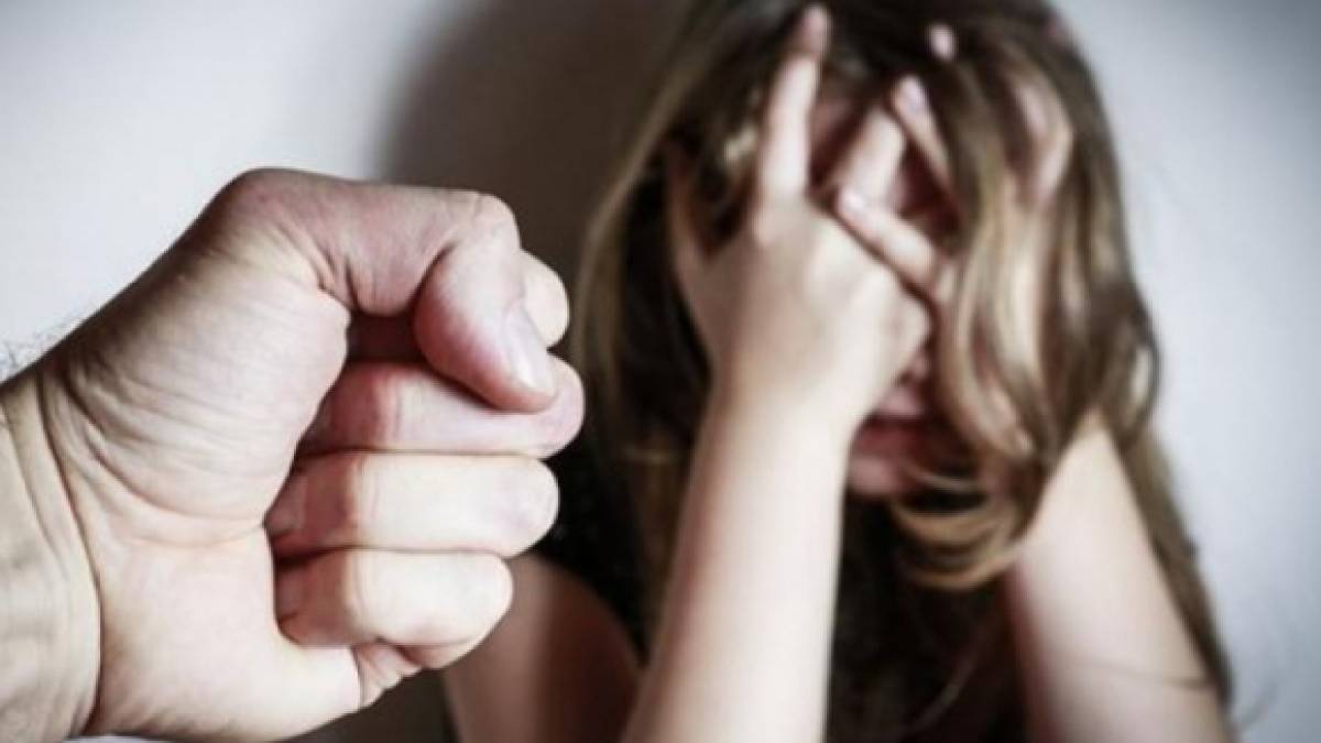У Запоріжжі чоловік через ревнощі сильно побив колишню кохану