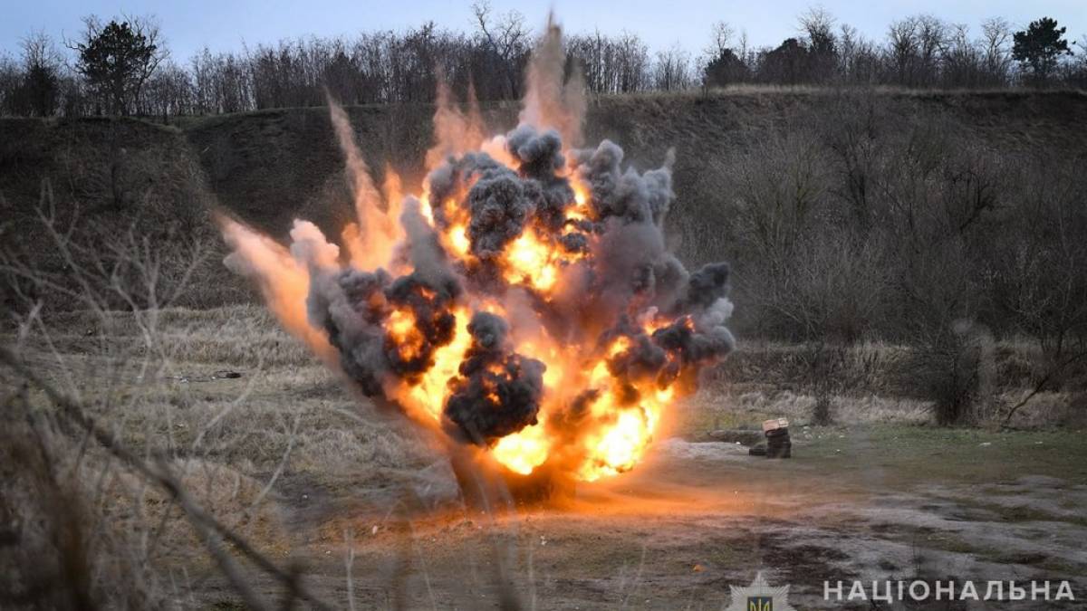 У Запоріжжі поліцейські розповіли про роботу колег — спеціалістів-вибухотехніків