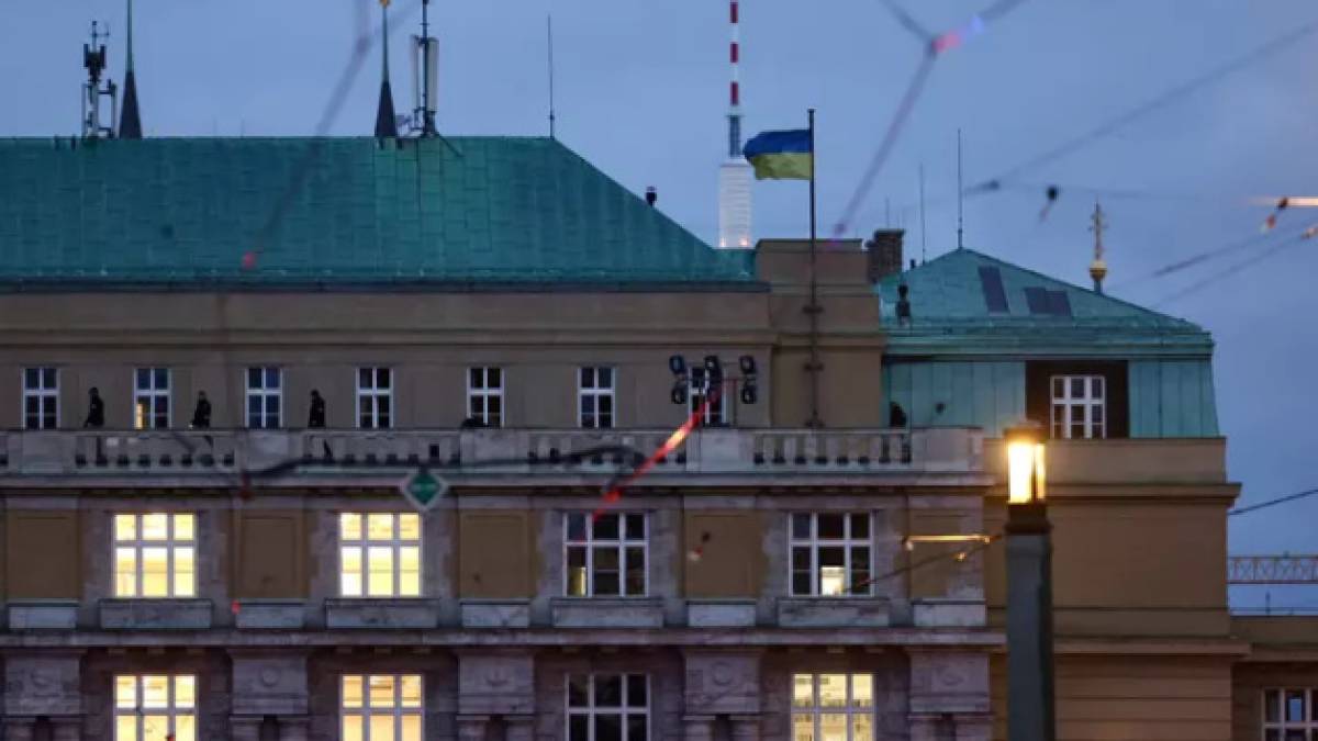 Українців немає серед постраждалих внаслідок стрілянини в університеті Праги – МЗС