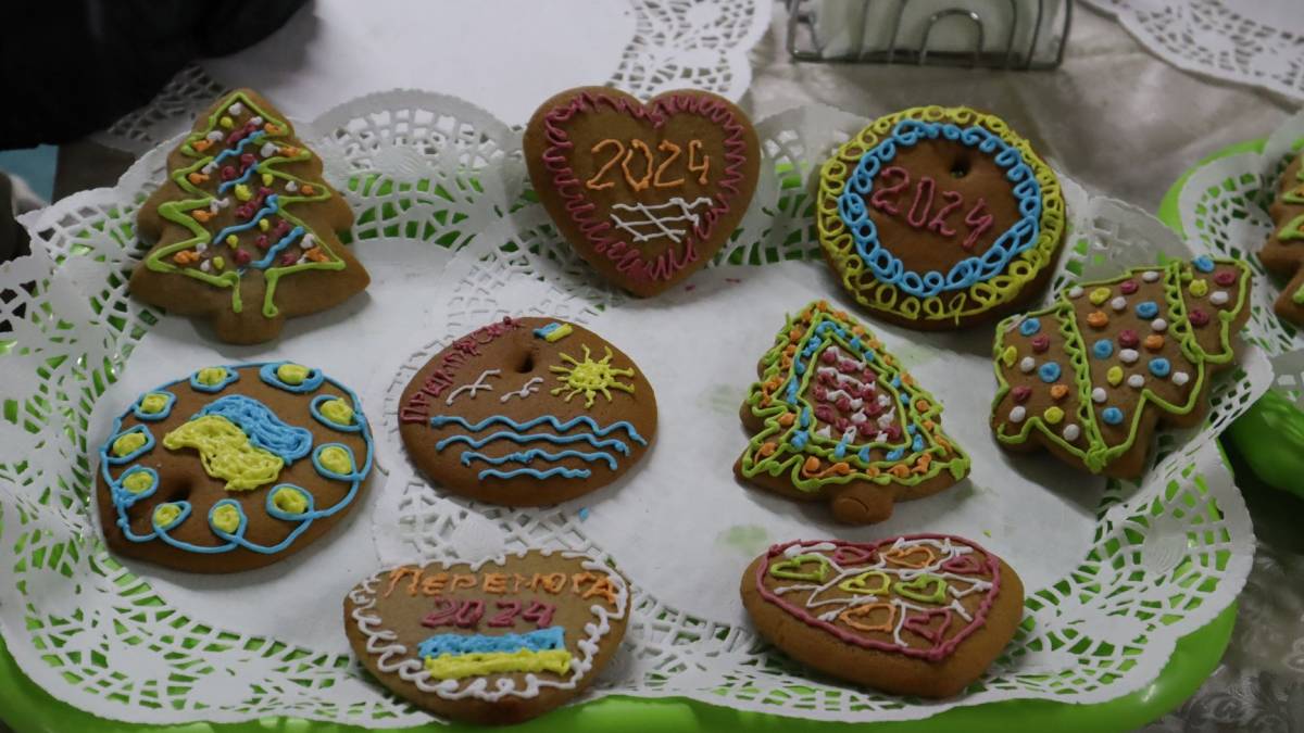 У Запоріжжі готують солодкі подарунки для захисників