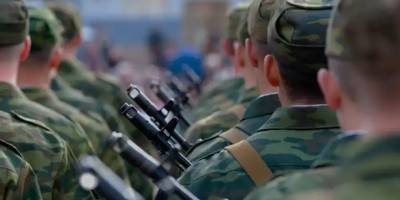 В Маріуполі російські окупанти хочуть ставити на військовий облік учнів 2007 року народження