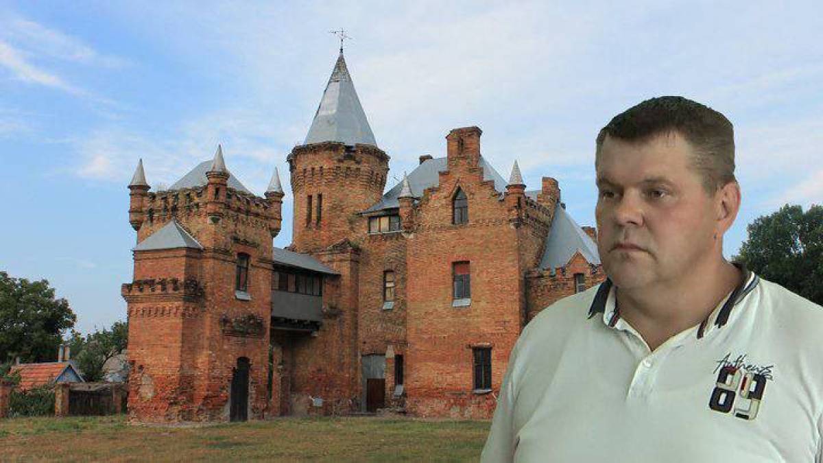 Директора КЗ «Василівський історико-архітектурний музей-заповідник «Садиба Попова» Валерія Стойчева поновлено на посаді