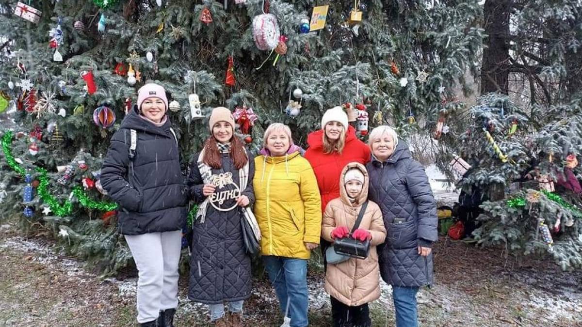 Для енергодарців у Києві з’явилася новорічна ялинка (фото)