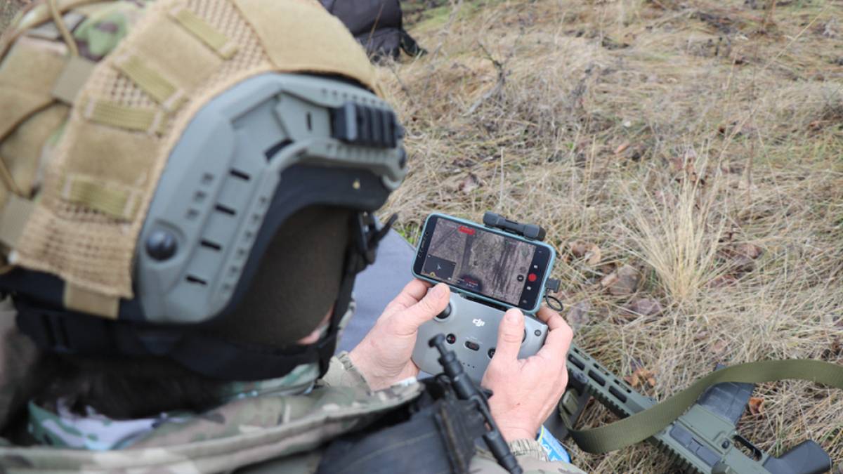 На Запоріжжі гвардійці випробовують нові вибухові пристрої для дронів (фото)