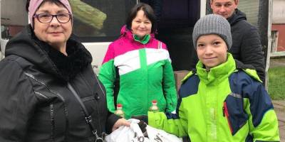 Переселенці з Енергодару отримують продуктові набори від американської благодійної організації
