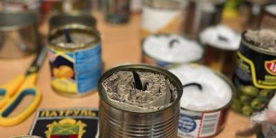 Запорізькі патрульні разом з дітьми виготовили біля 50 окопних свічок для наших воїнів
