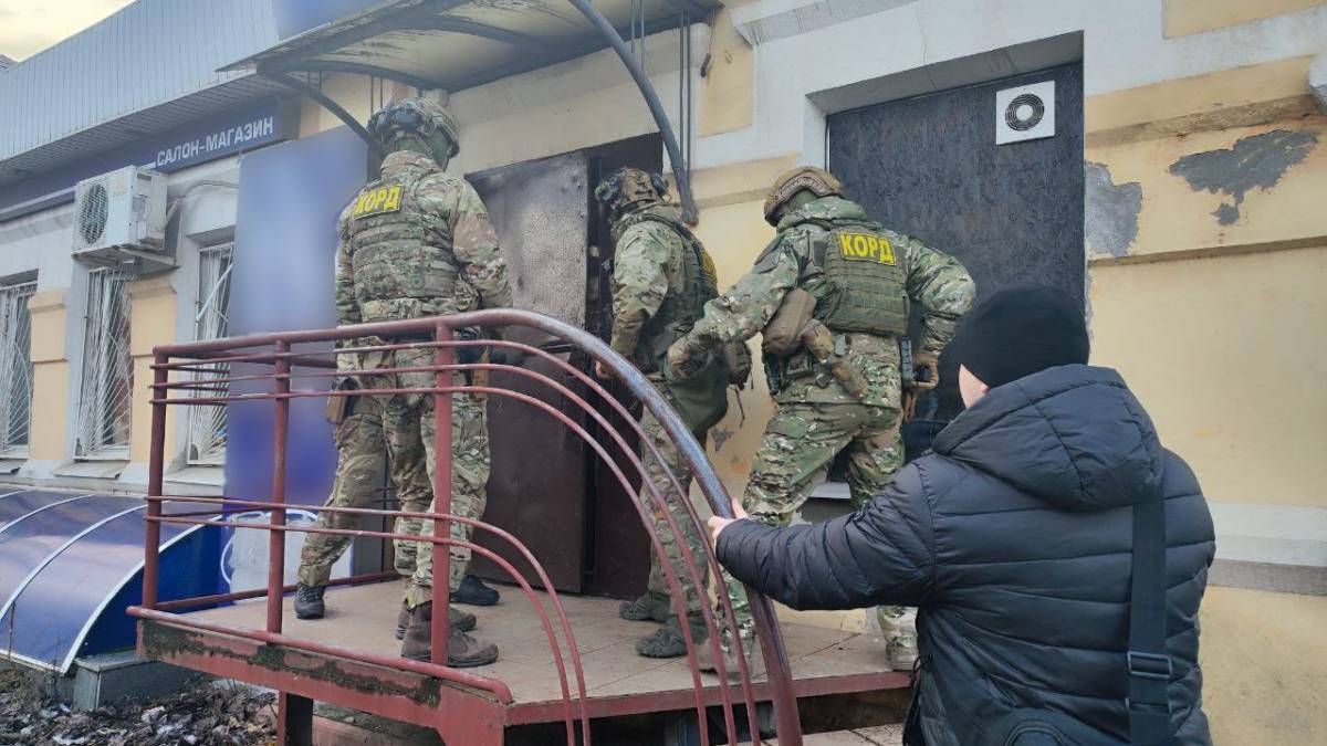 У Запоріжжі клуб любителів азартних ігор працював під прикриттям салону-магазину – фото