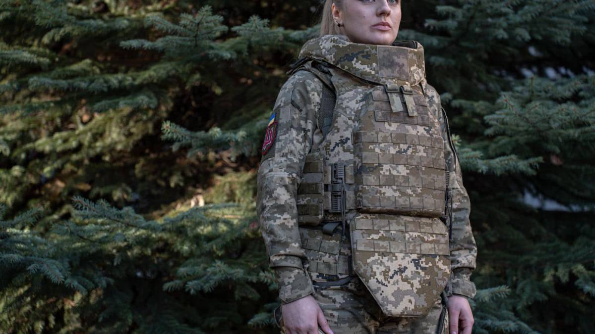 Міноборони затвердило перший бронежилет для жінок