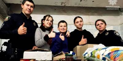 Запорізькі поліцейські разом з дітьми виготовили окопні свічки для наших воїнів