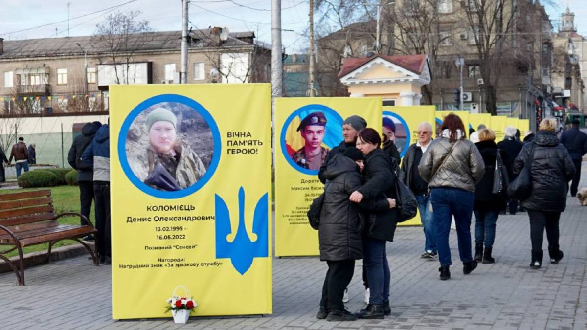 На Алеї Героїв у Запоріжжі встановили ще 34 призми з іменами загиблих на війні військових