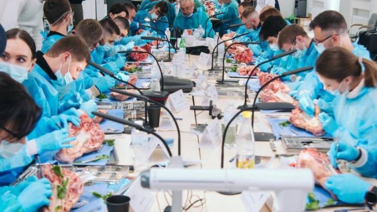 У Запоріжжі стоматологи зібрали 700 тисяч для проведення операцій військовим