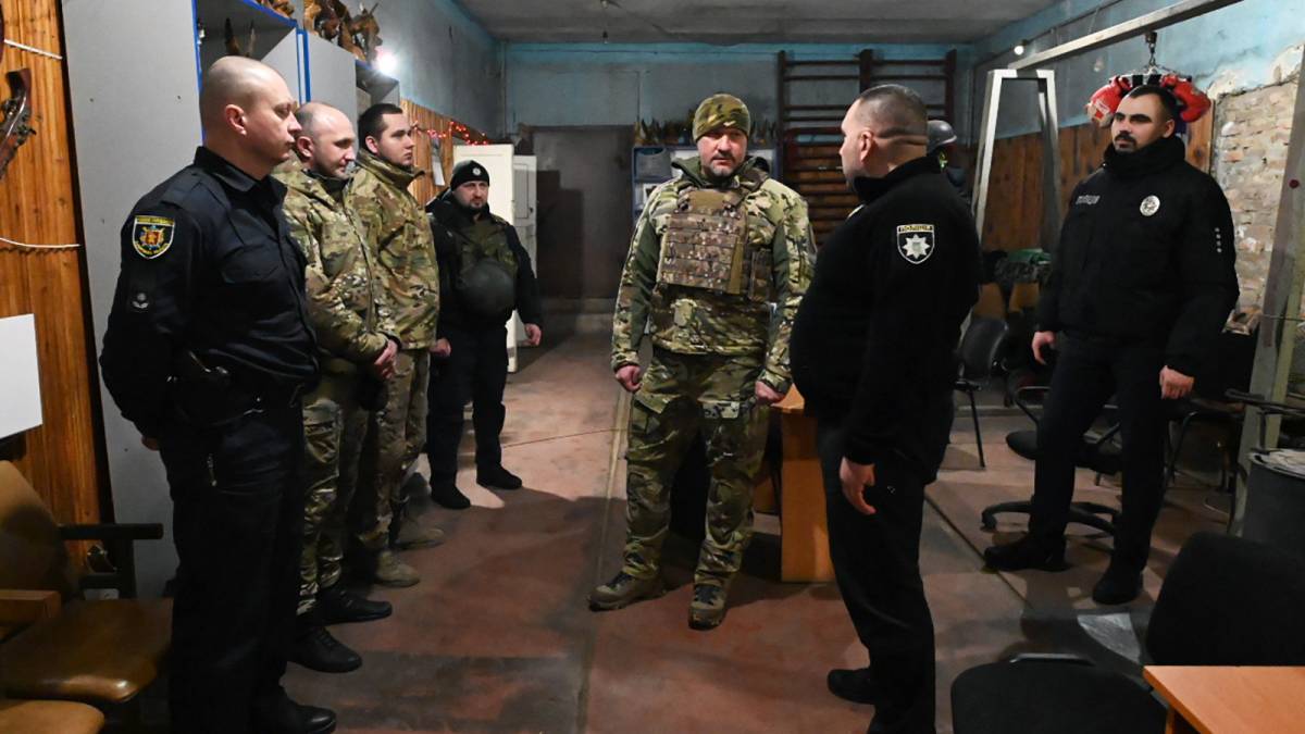 Очільник поліції Запорізької області проінспектував поліцейських у прифронтових населених пунктах