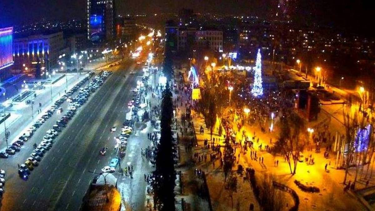 Новий рік у Запоріжжі: коли ще немає часу (фотоспогад)