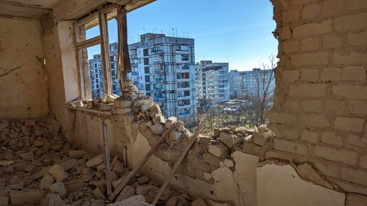 У Запорізькій області внаслідок ворожих атак поліцейські продовжують фіксувати руйнування (фото)
