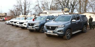 Запорізьким нацгвардійцям передали машини, що стануть у пригоді під час бойових завдань