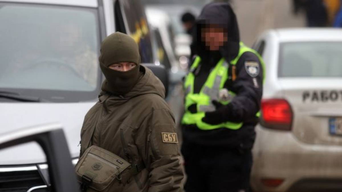 СБУ заблокувала вебкамери, які “засвітили” роботу ППО під час ракетної атаки 2 січня