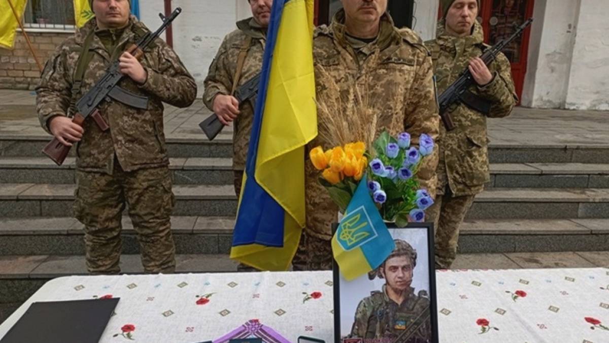 На Запоріжжі провели в останню путь загиблого героя – бійця десантно-штурмової бригади