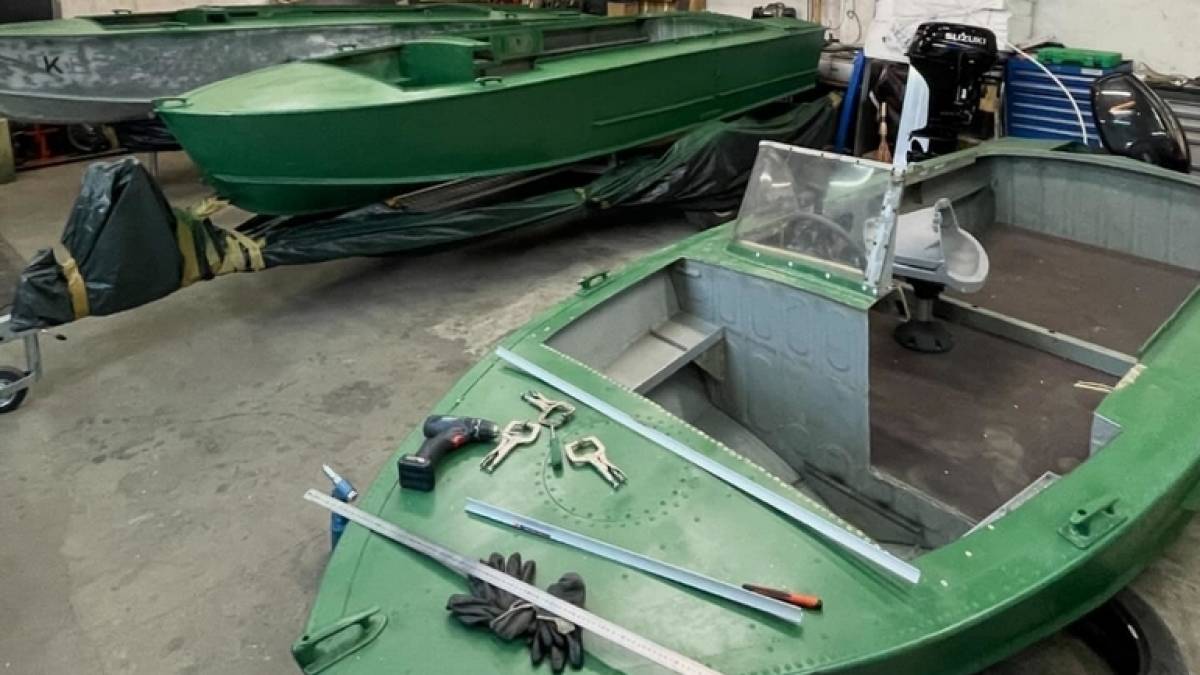 Волонтери Одещини передали на фронт більше 100 човнів та 46 автівок