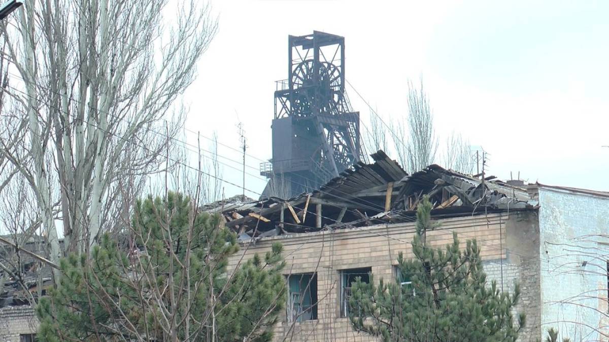 Після знеструмлення шахти через обстріли гірники 16 годин провели під землею