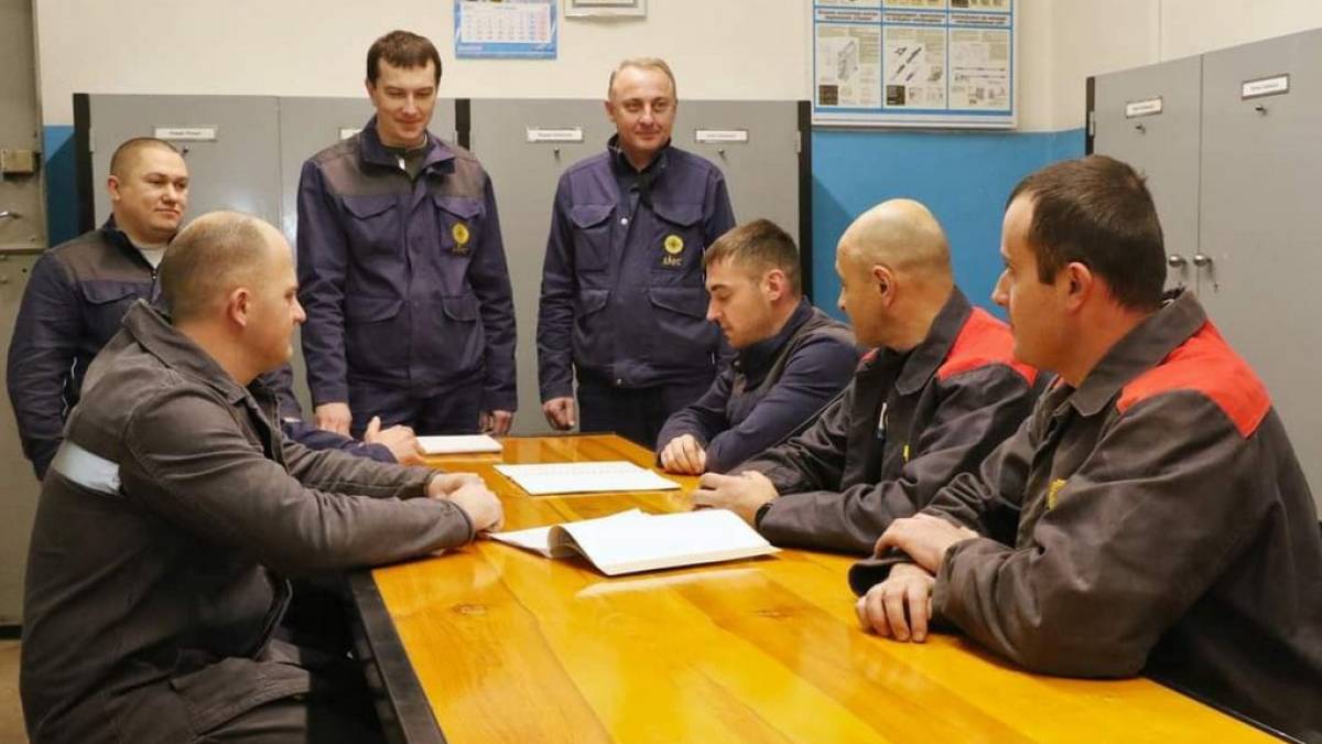 Працівників Запорізької атомної станції залучили до ремонтної кампанії на Хмельницькій АЕС