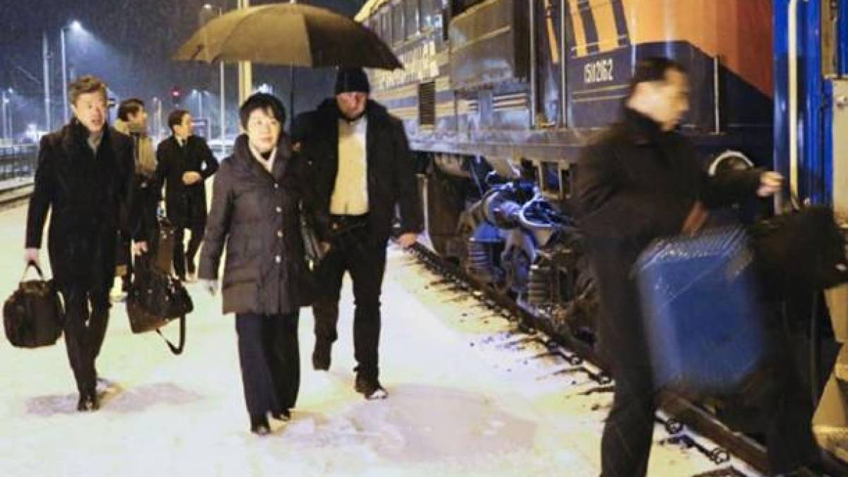 До України прибула глава МЗС Японії, відвідала Бучу, брифінг давала у підвалі