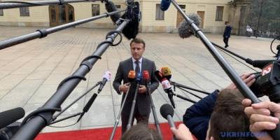 Макрон прийняв відставку глави уряду Франції Елізабет Борн