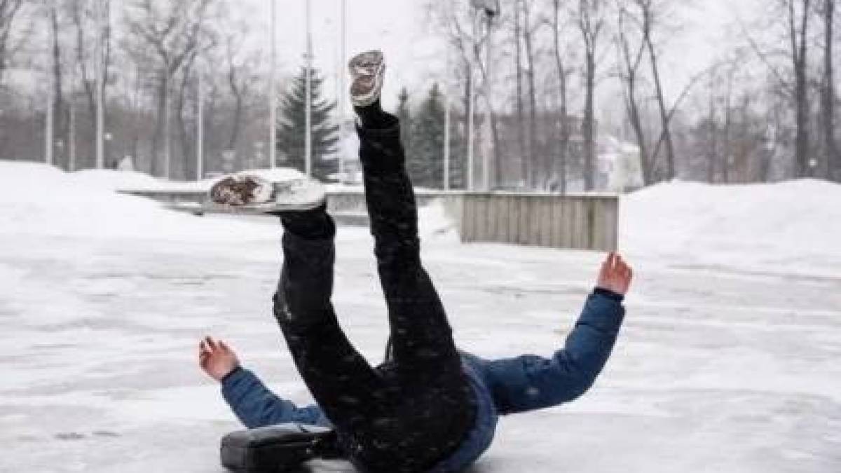 Як надати першу допомогу при зимових травмах: поради запорізьких лікарів