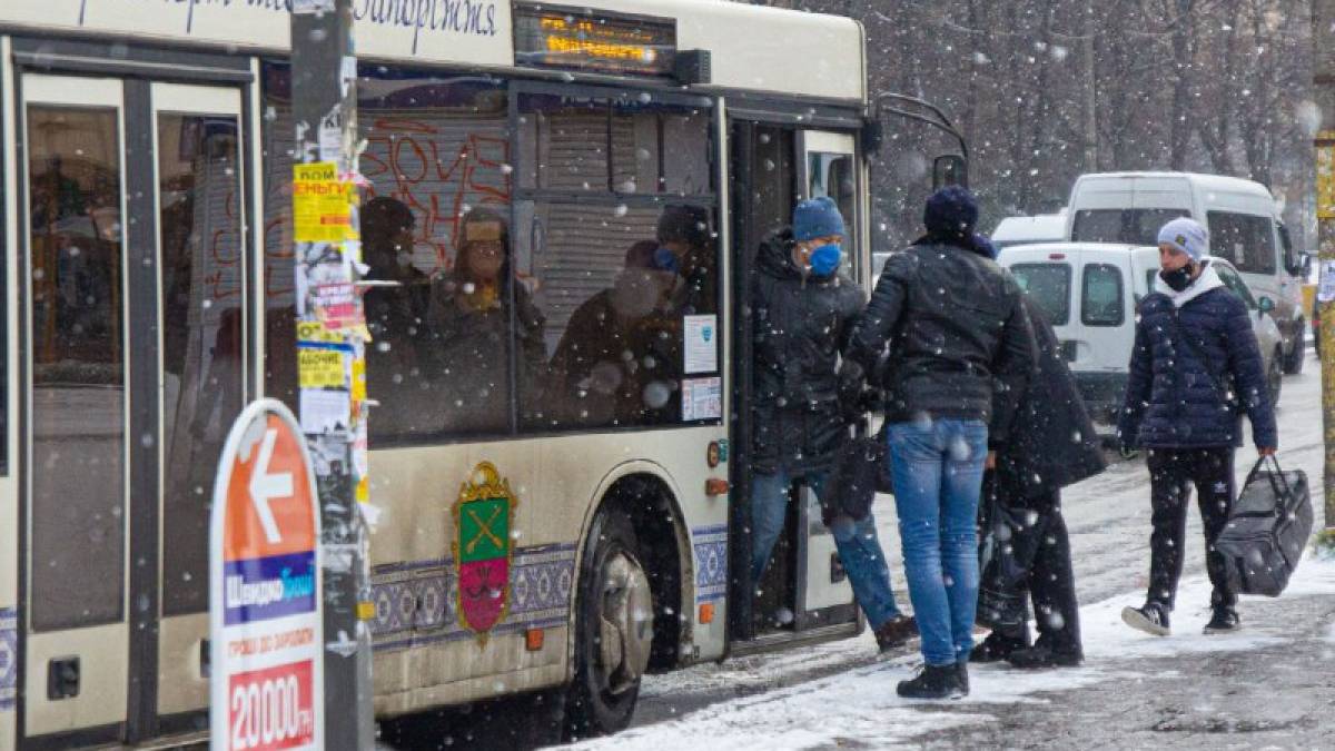 Як працюватиме громадський транспорт у Запоріжжі 10 січня