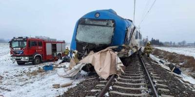 У Польщі зіткнулися пасажирський потяг і вантажівка, є потерпілі