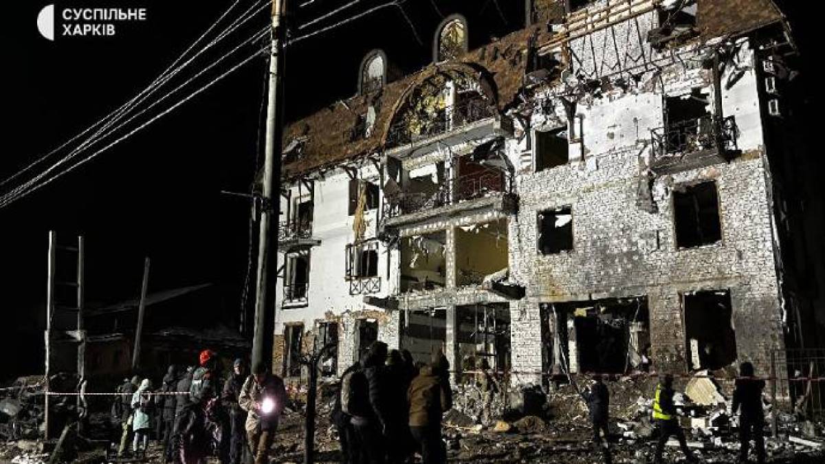 Ракетний удар по Харкову: 11 постраждалих, серед них – журналісти з Туреччини