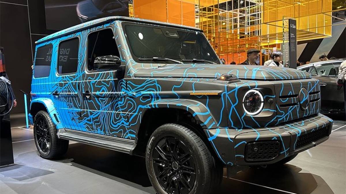 Mercedes показали на CES 2024 електричний танцюючий Geländewagen G класу.