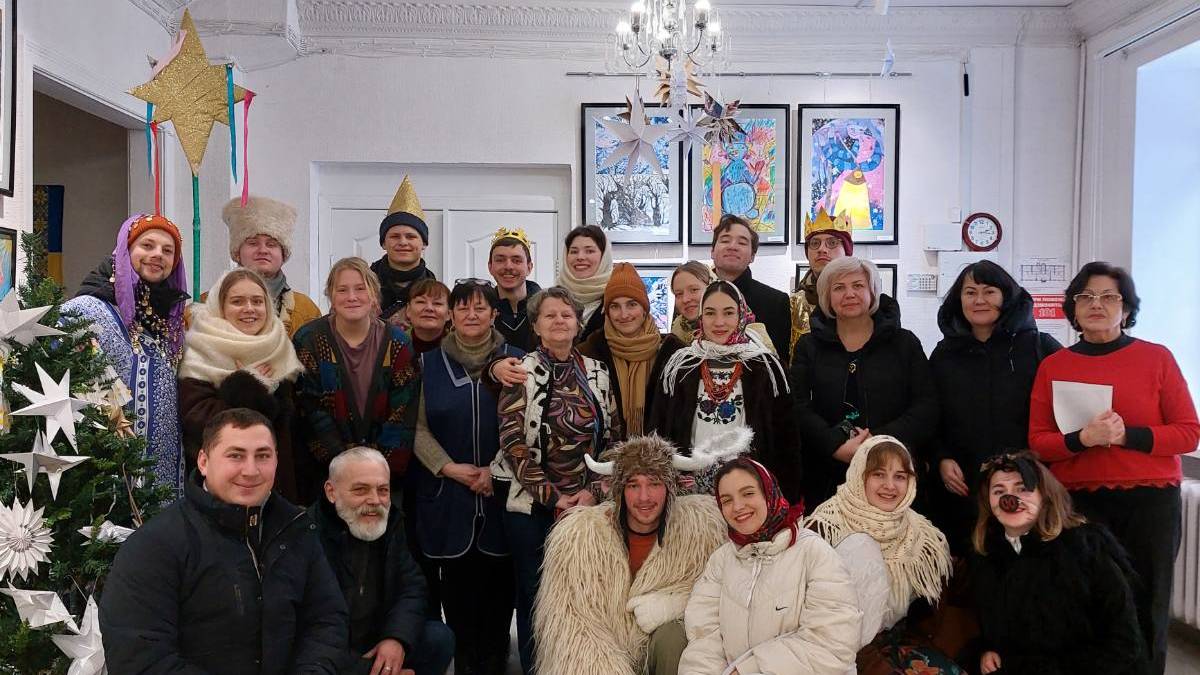До художньої школи завітали гості, які й колядували у Запоріжжі