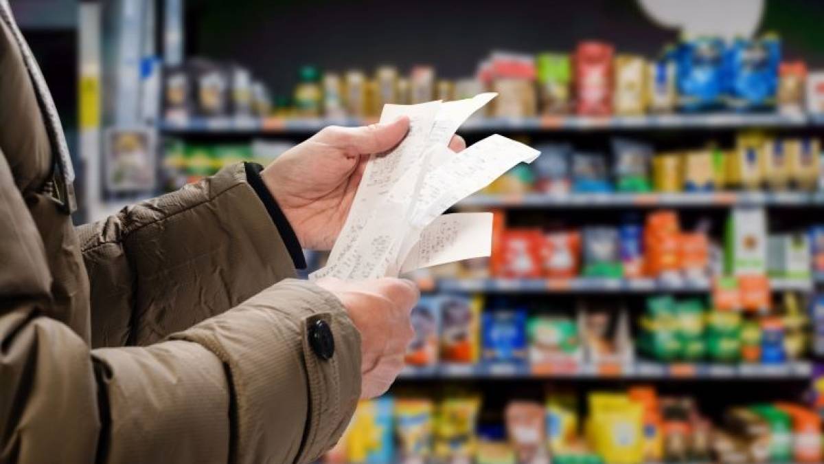 Рейд продуктовими магазинами Новомиколаївки: чому підприємці накручують ціни (оновлено)