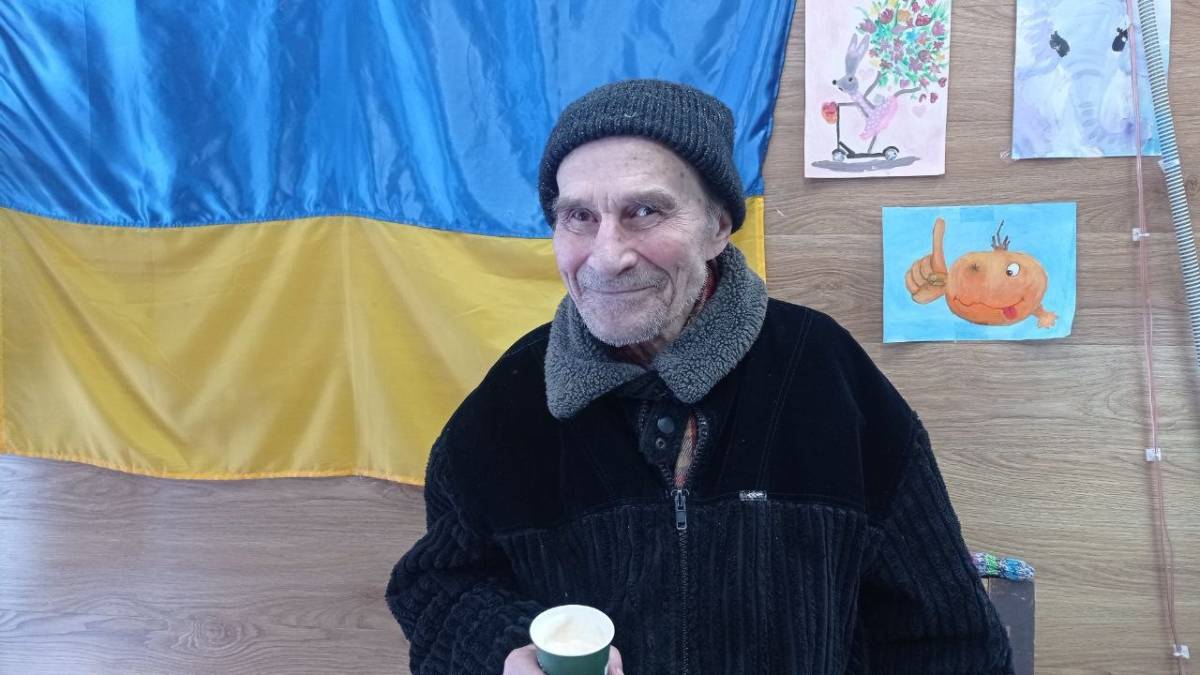 Запорізькому журналісту, письменнику та публіцисту Віктору Ахіньку – 85. Вітаємо!